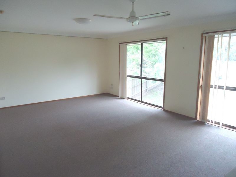 8 Lytham Court, Highland Park QLD 4211