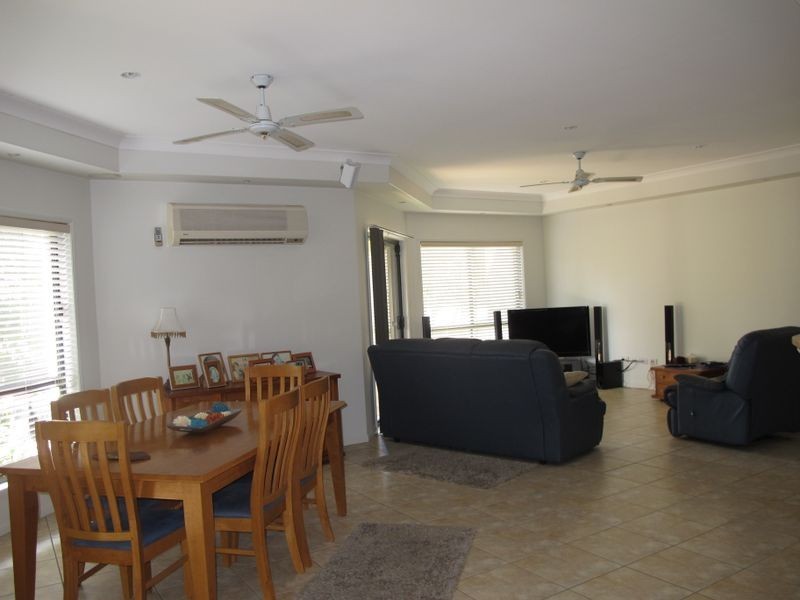 19 Greenbank Circuit, Carrara QLD 4211