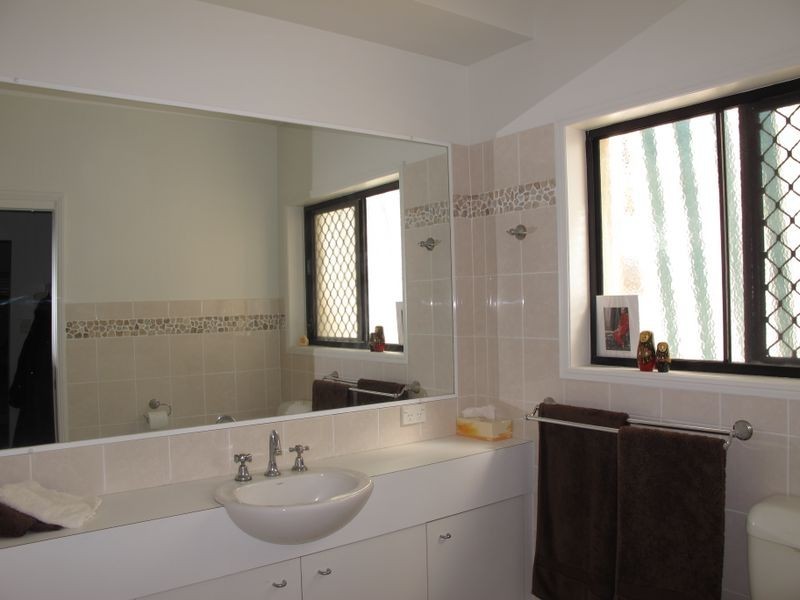 19 Greenbank Circuit, Carrara QLD 4211