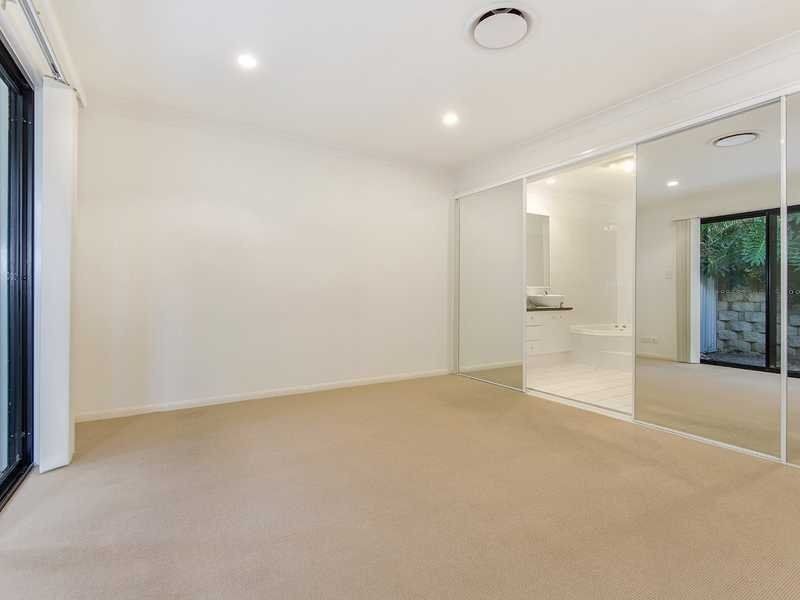 29/2 Ridgeline Way, Highland Park QLD 4211