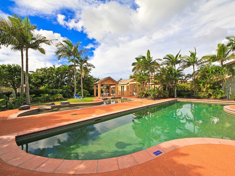 203/215 Cottesloe Drive, Mermaid Waters QLD 4218