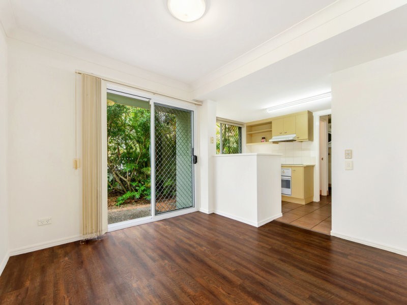 203/215 Cottesloe Drive, Mermaid Waters QLD 4218