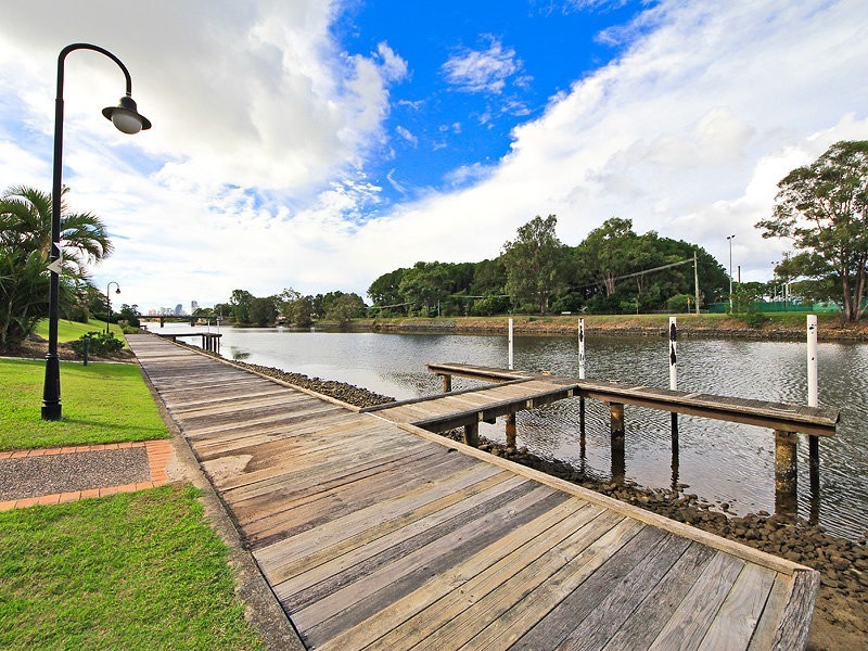 203/215 Cottesloe Drive, Mermaid Waters QLD 4218