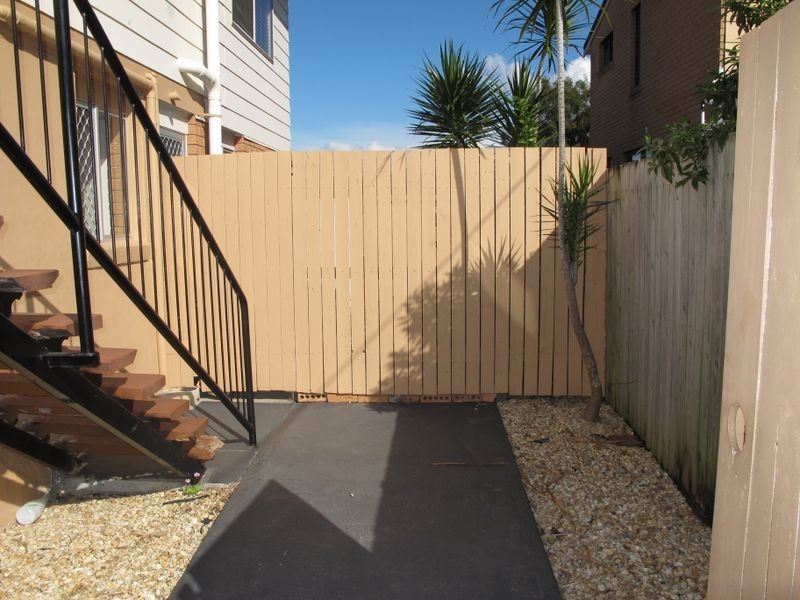 3/246 Central Street, Labrador QLD 4215