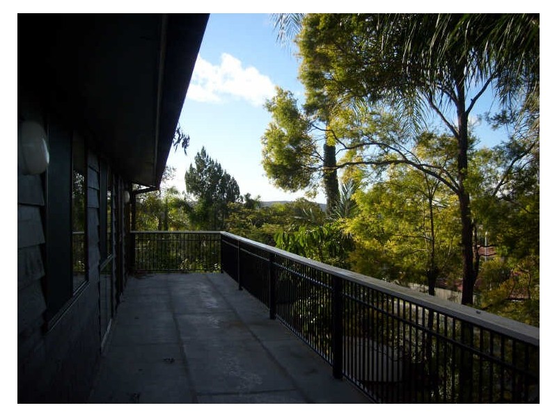 20 Jabiluka Drive, Highland Park QLD 4211