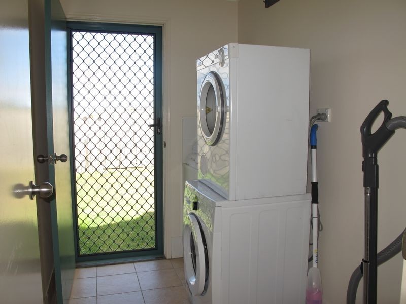 8 Inverness Court, Nerang QLD 4211