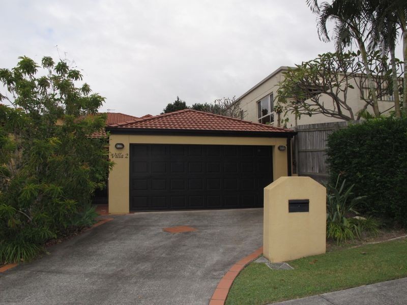 2/70 Heeb Street, Benowa QLD 4217