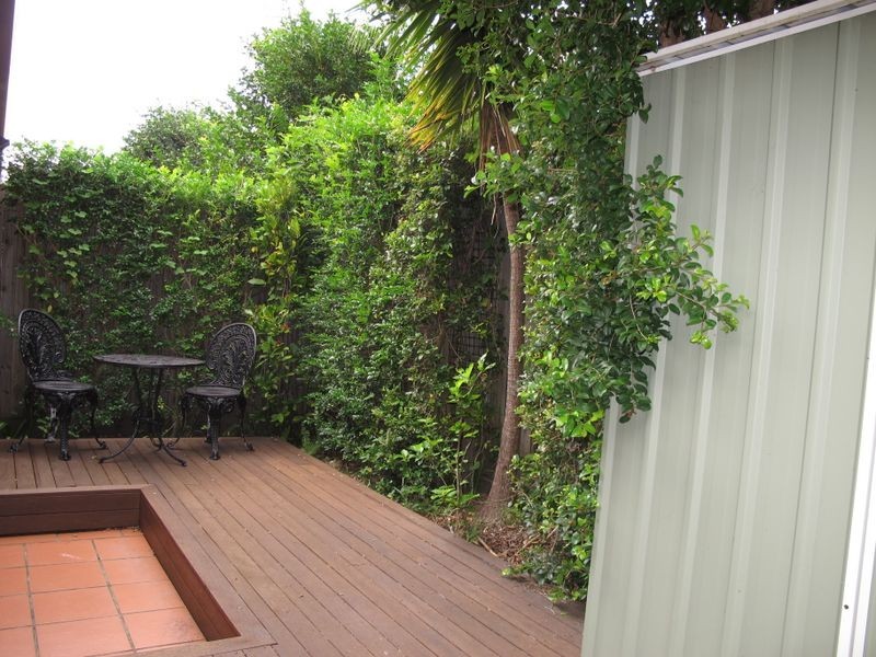 2/70 Heeb Street, Benowa QLD 4217
