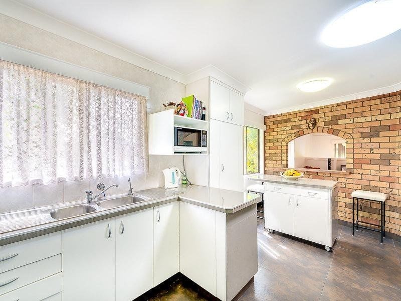 22 Geoffrey Avenue, Southport QLD 4215