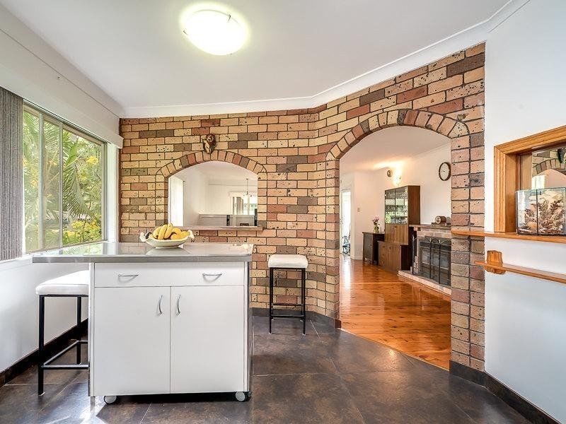 22 Geoffrey Avenue, Southport QLD 4215