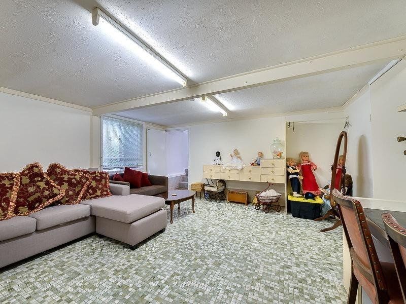 22 Geoffrey Avenue, Southport QLD 4215