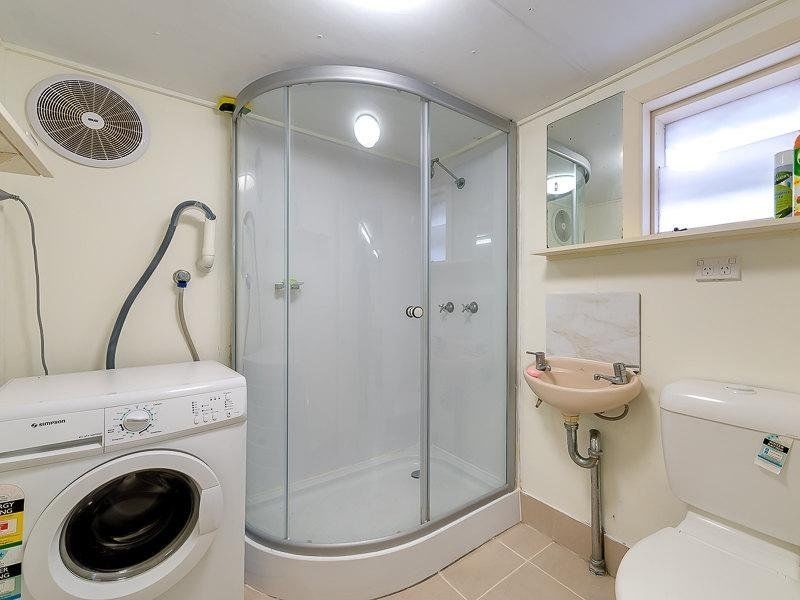 22 Geoffrey Avenue, Southport QLD 4215