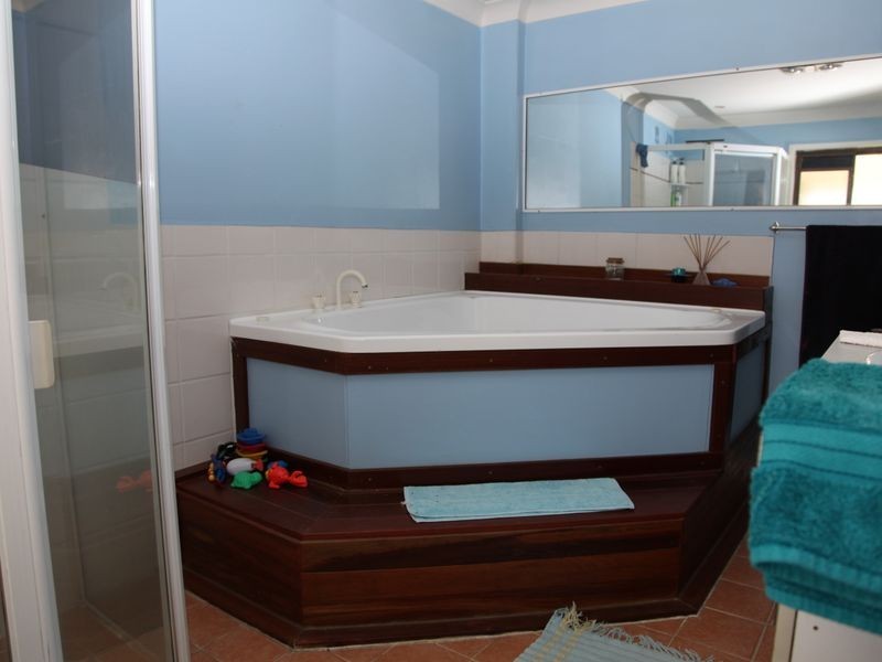 9 Alison Road, Carrara QLD 4211