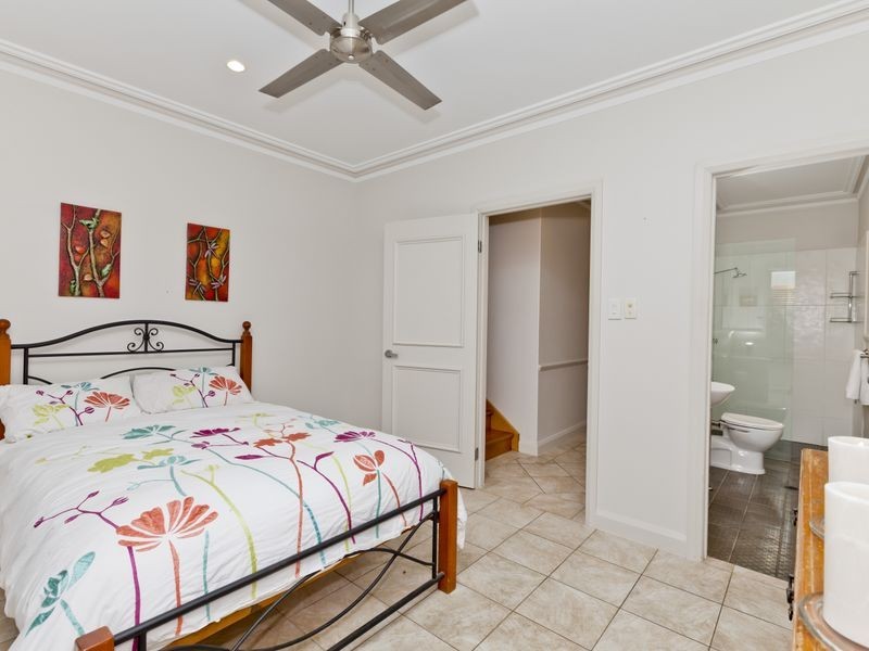 254 Crane Crescent, Nerang QLD 4211