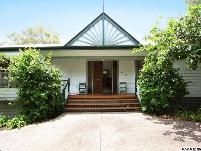 72 Castle Hill Drive South, Gaven QLD 4211