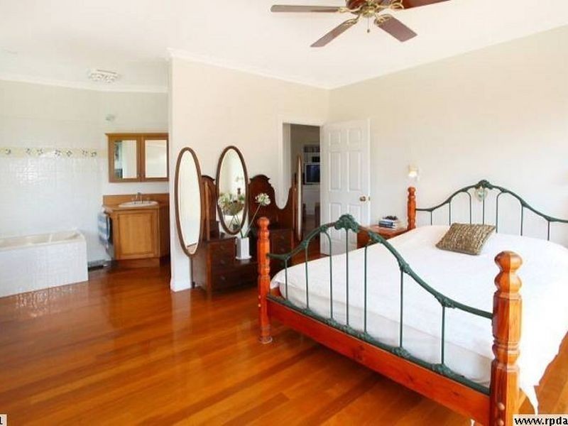 72 Castle Hill Drive South, Gaven QLD 4211