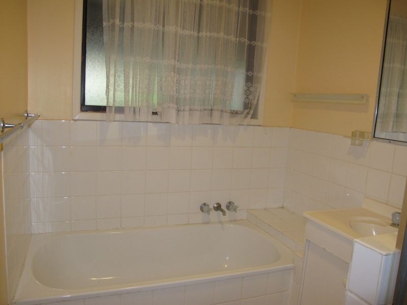 2/7 Gumbeel Court, Highland Park QLD 4211