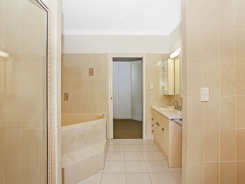 51 Nerang River Drive, Nerang QLD 4211