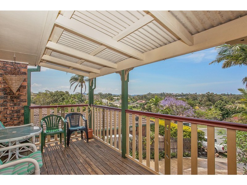 6 Chateau Court, Highland Park QLD 4211