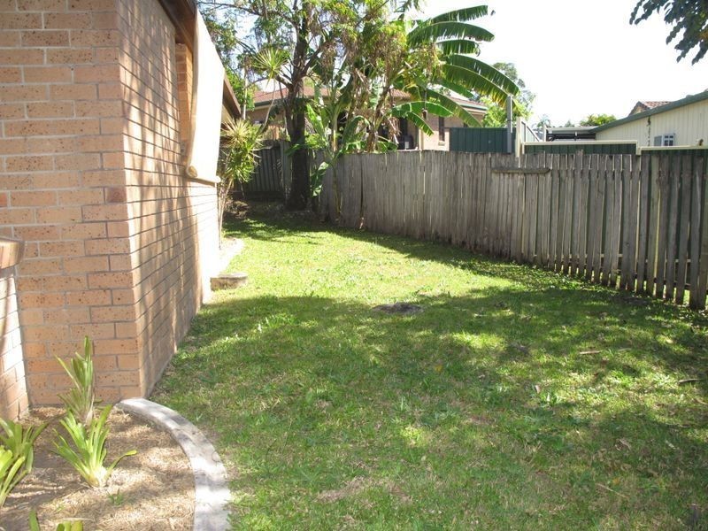 2/12 Wirth Terrace, Highland Park QLD 4211