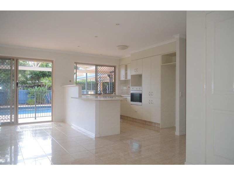 71 Chisholm Road, Carrara QLD 4211