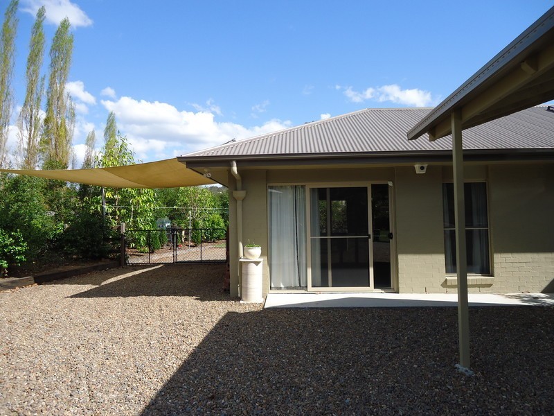 5 Mountain View Crest, Mount Nathan QLD 4211