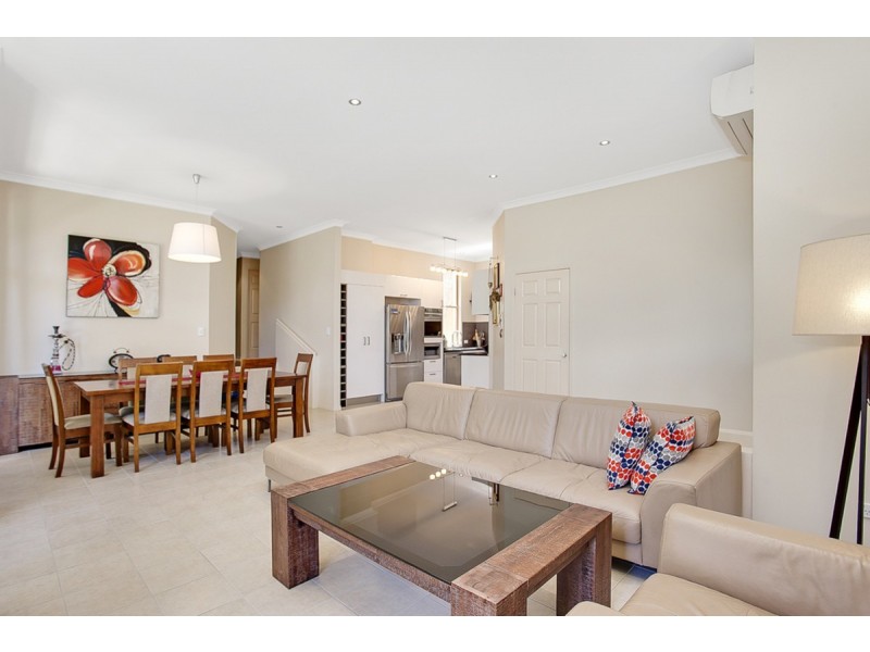 92/152 Palm Meadows Drive, Carrara QLD 4211