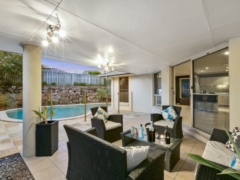 15 Rhiannon Drive, Ashmore QLD 4214