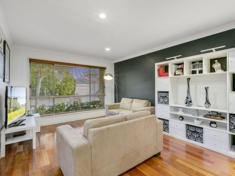 15 Rhiannon Drive, Ashmore QLD 4214
