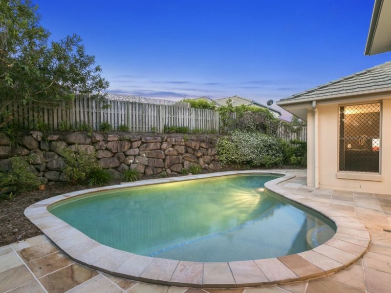 15 Rhiannon Drive, Ashmore QLD 4214