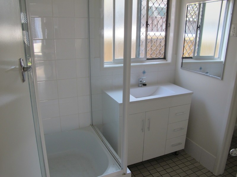 2/5 Proud Street, Labrador QLD 4215