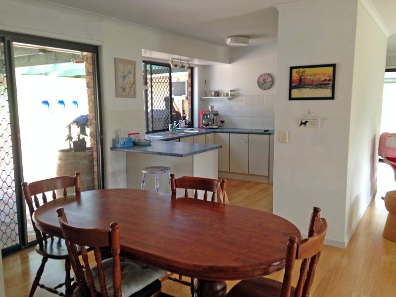 2 Lytham Court, Highland Park QLD 4211