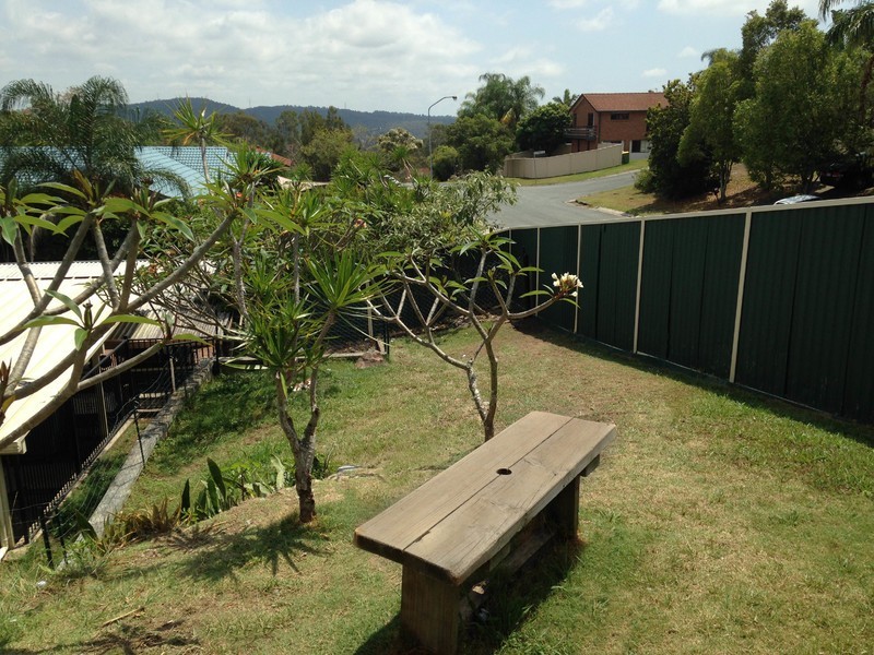 2 Lytham Court, Highland Park QLD 4211
