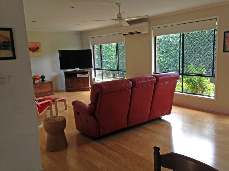 2 Lytham Court, Highland Park QLD 4211