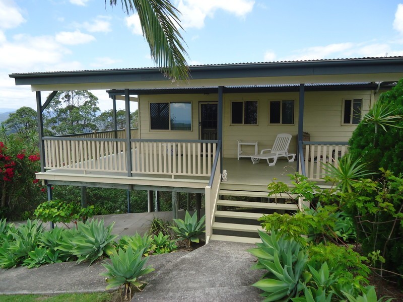 7 Wildflower Court, Clagiraba QLD 4211