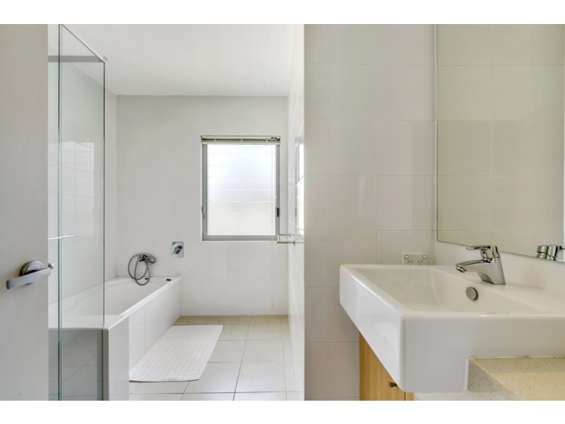 8/1 Boulton Drive, Nerang QLD 4211