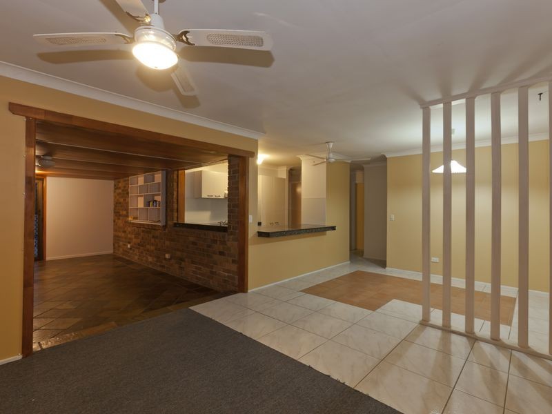 10 Levestam Court, Carrara QLD 4211