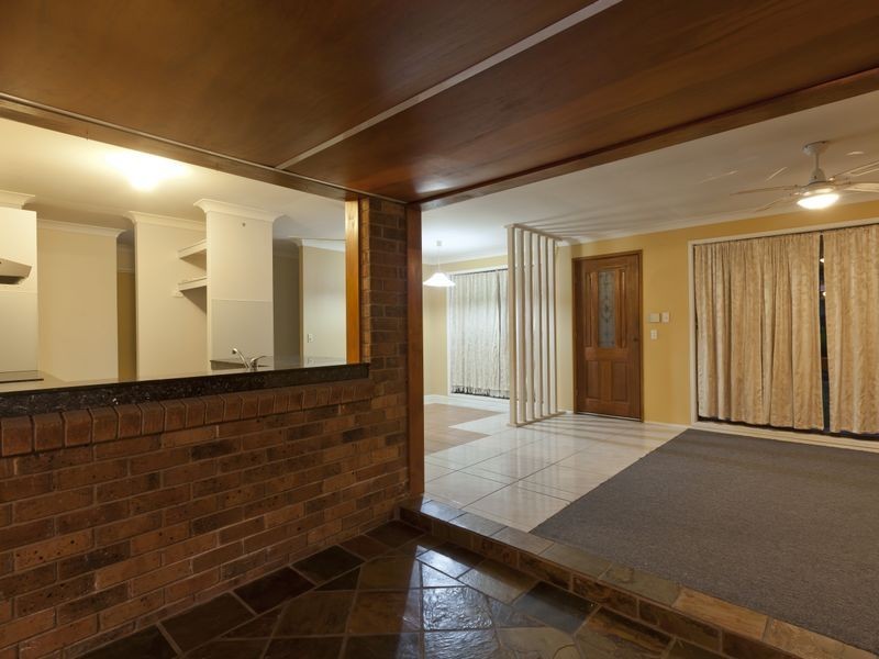 10 Levestam Court, Carrara QLD 4211