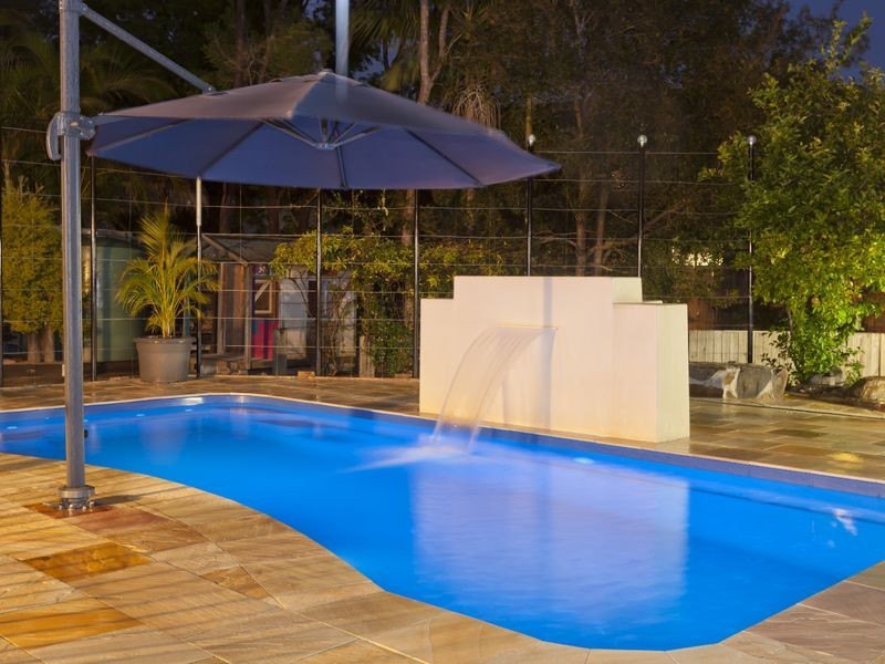 10 Levestam Court, Carrara QLD 4211