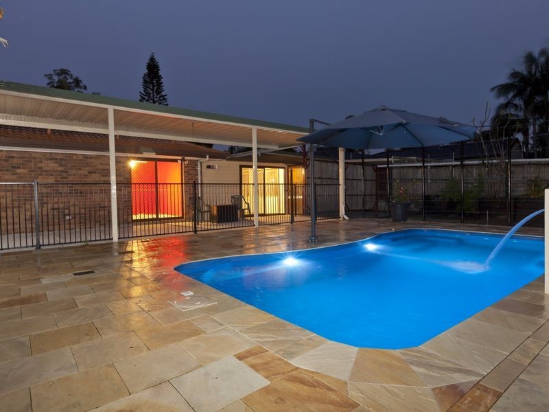 10 Levestam Court, Carrara QLD 4211
