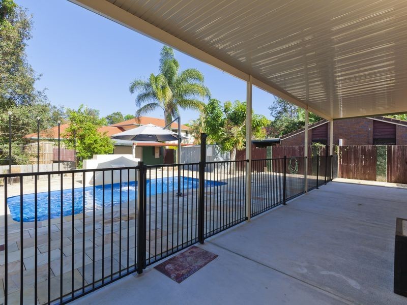 10 Levestam Court, Carrara QLD 4211