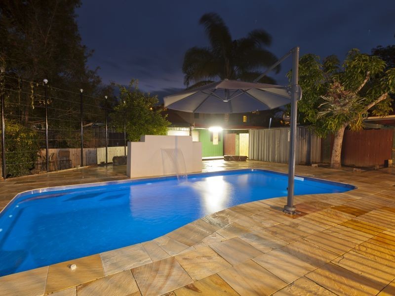 10 Levestam Court, Carrara QLD 4211