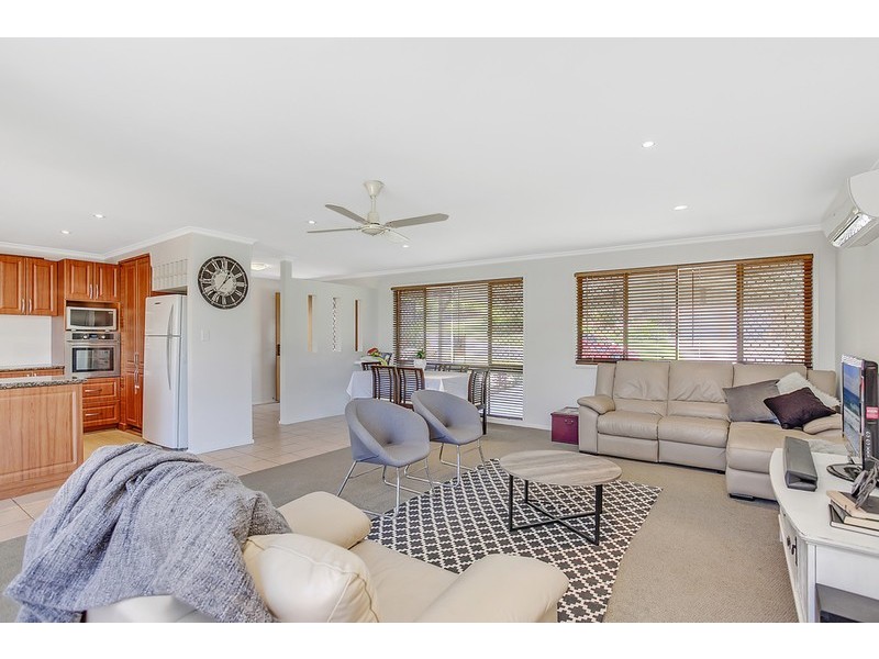 1 Kilmarnock Close, Highland Park QLD 4211