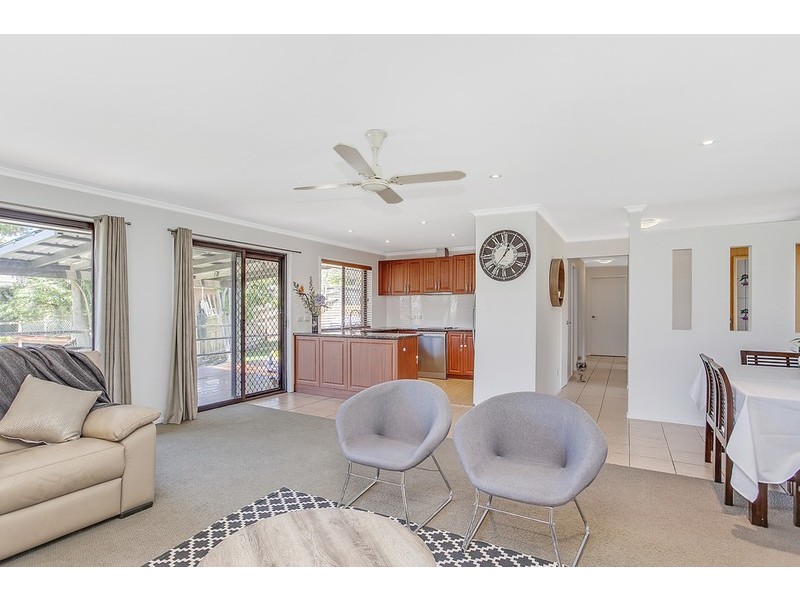 1 Kilmarnock Close, Highland Park QLD 4211