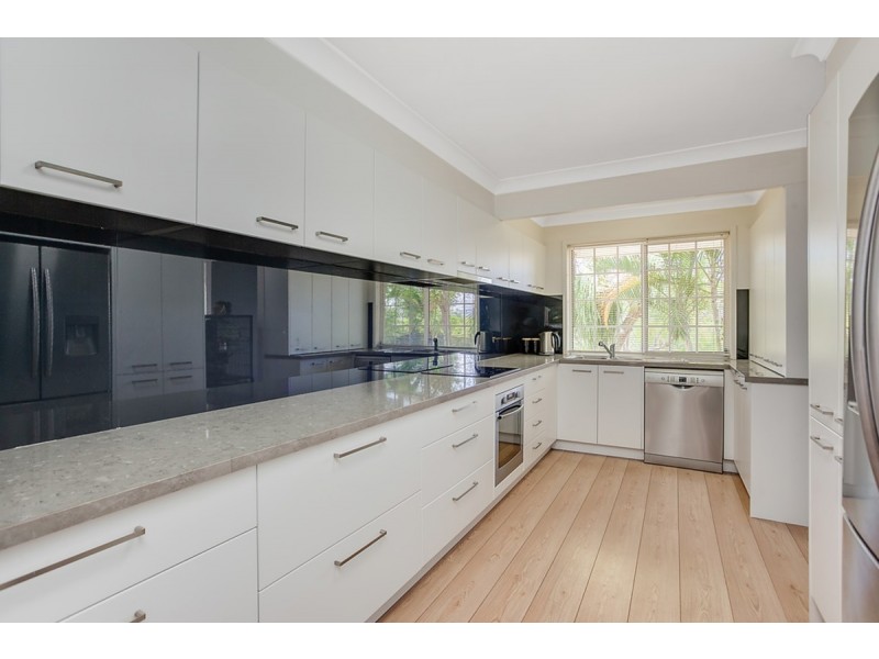 27 Milparinka Terrace, Ashmore QLD 4214