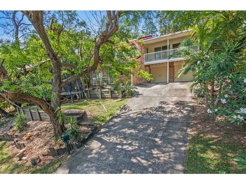 27 Milparinka Terrace, Ashmore QLD 4214