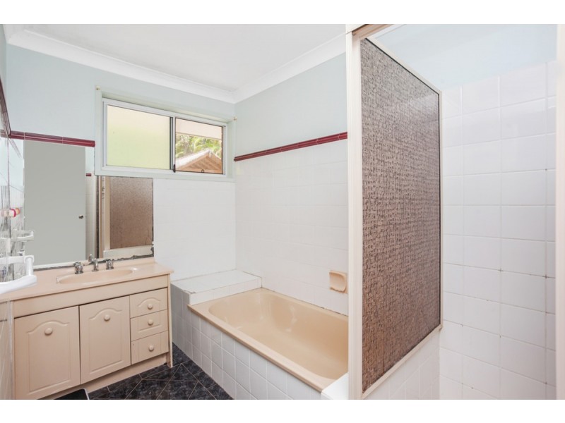 27 Milparinka Terrace, Ashmore QLD 4214