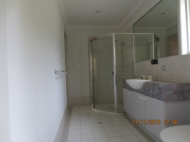 1/2 Tara Terrace, Carrara QLD 4211