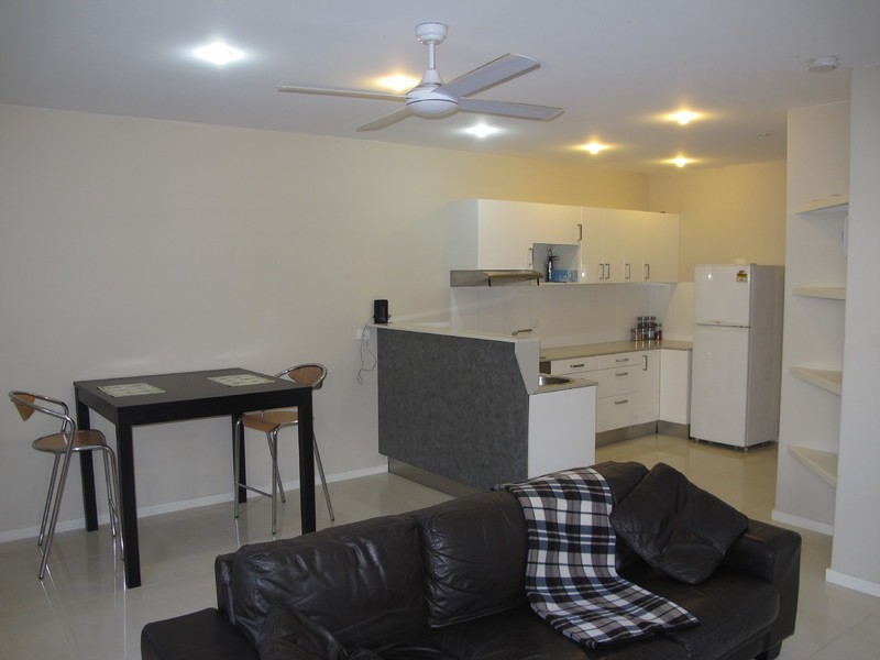 Unit 2, 2/28 Harley Street, Labrador QLD 4215