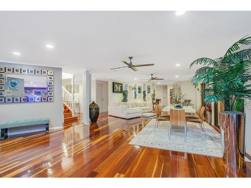 24 Trafalgar Street, Highland Park QLD 4211